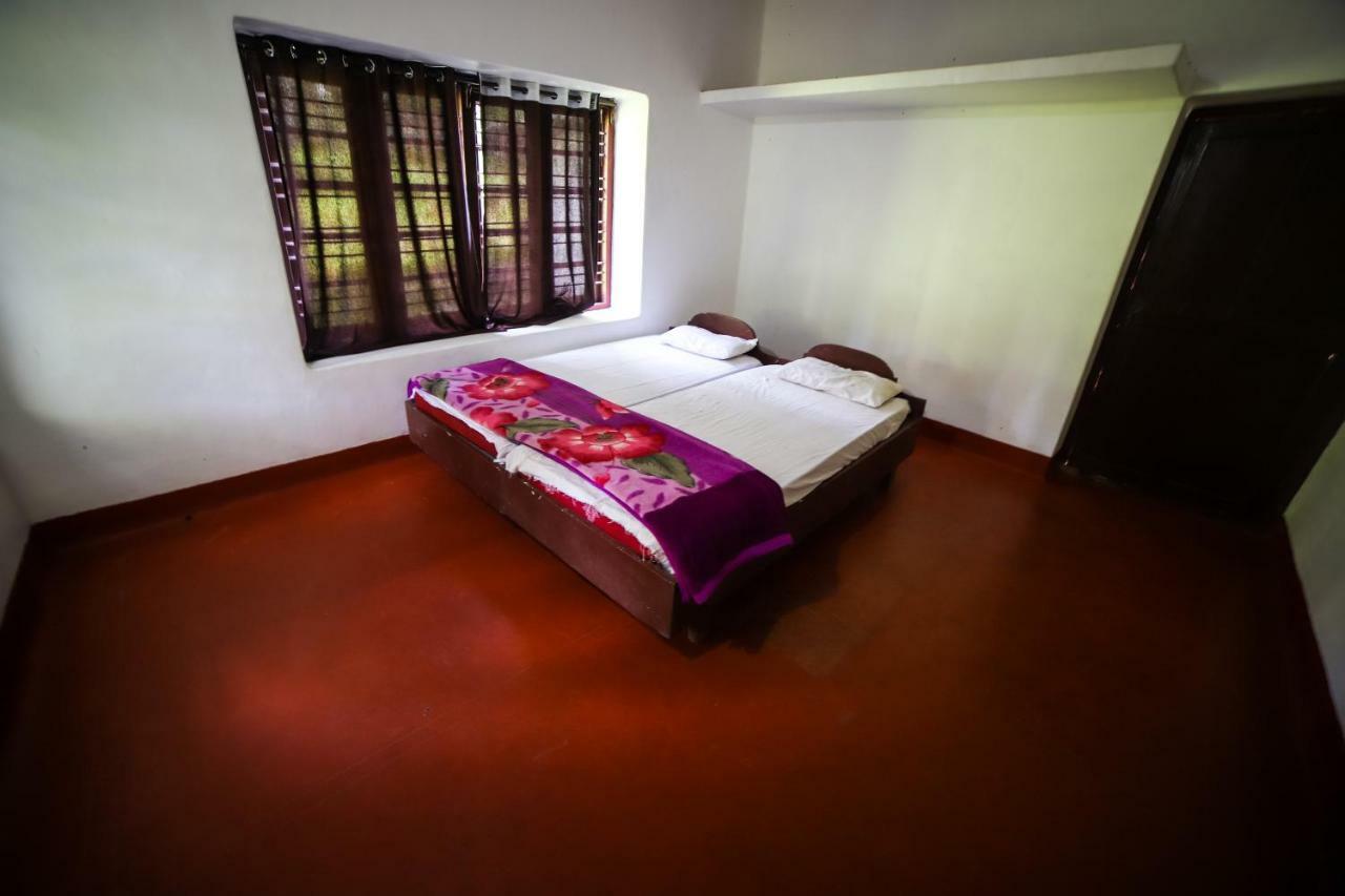 Misty Valley Hill Resorts Nelliyampathy Exterior photo